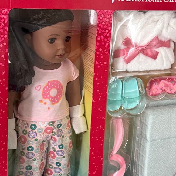 American Girl Truly Me #123 18" Doll & Donut Dreams Set - Picture 6 of 6